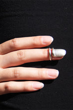 Load image into Gallery viewer, OPAQUE SILVER NAIL RING
